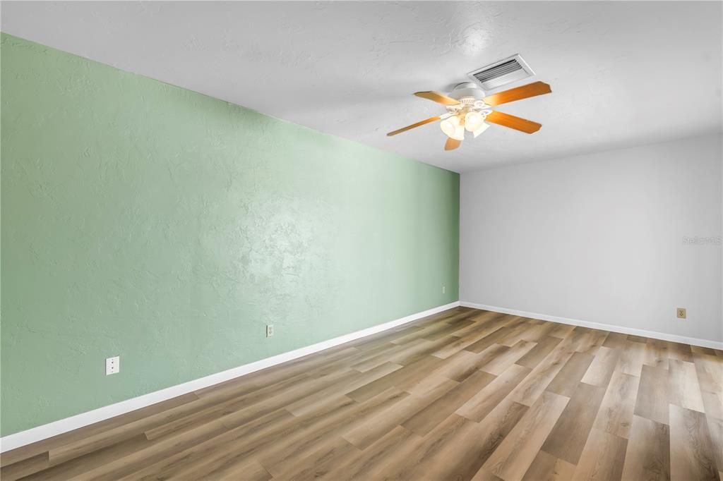 En Venta: $290,000 (2 camas, 2 baños, 1400 Pies cuadrados)