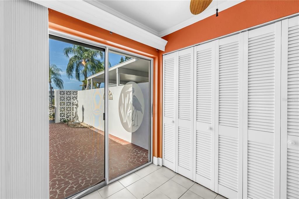 En Venta: $290,000 (2 camas, 2 baños, 1400 Pies cuadrados)