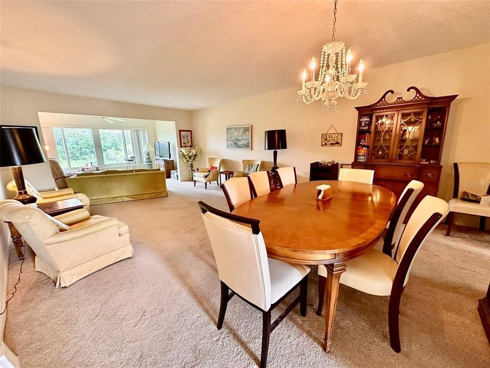 Active With Contract: $129,900 (2 beds, 2 baths, 1400 Square Feet)