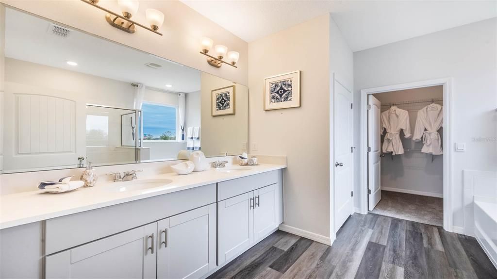 Active With Contract: $499,990 (4 beds, 3 baths, 2108 Square Feet)