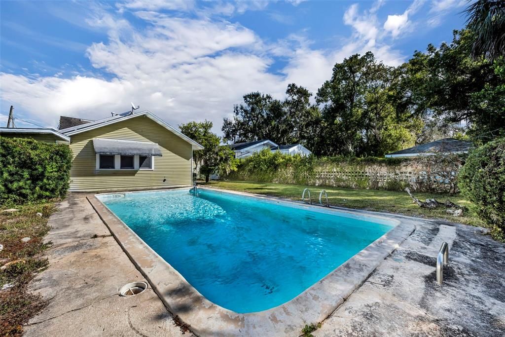 For Sale: $269,000 (4 beds, 2 baths, 1836 Square Feet)