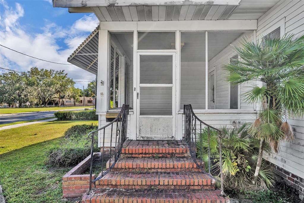 For Sale: $269,000 (4 beds, 2 baths, 1836 Square Feet)