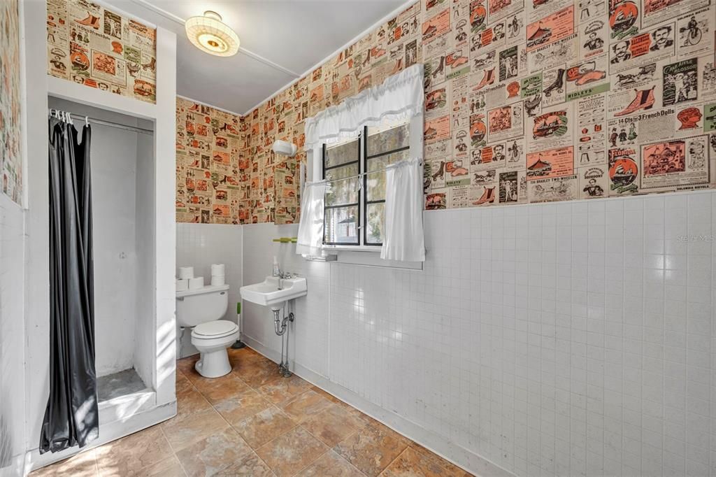 For Sale: $269,000 (4 beds, 2 baths, 1836 Square Feet)