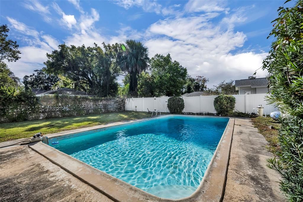 For Sale: $269,000 (4 beds, 2 baths, 1836 Square Feet)