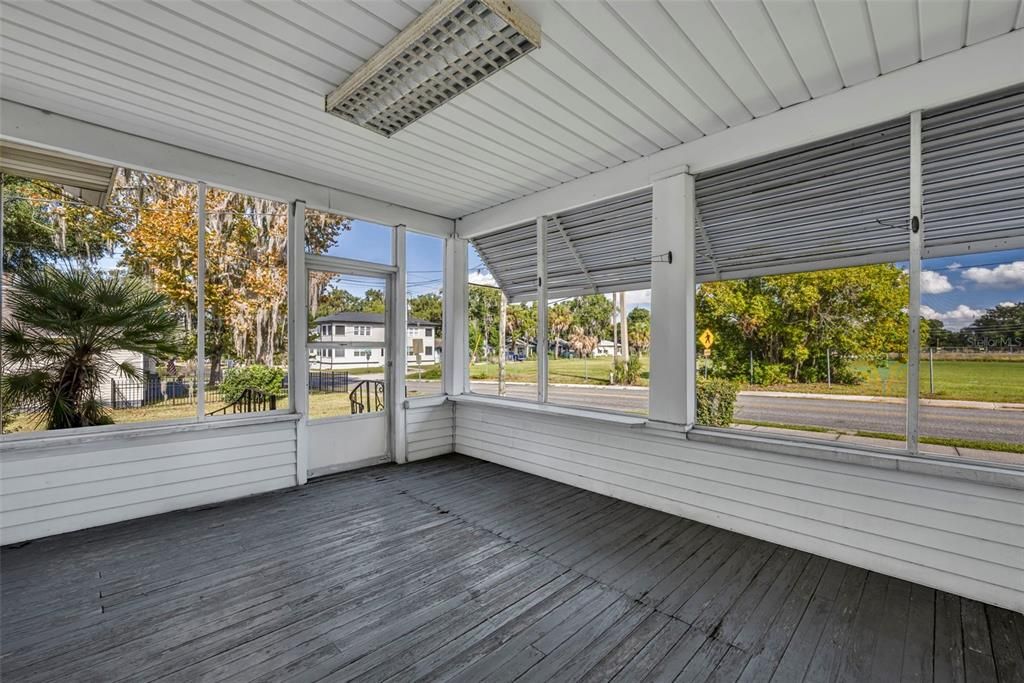 For Sale: $269,000 (4 beds, 2 baths, 1836 Square Feet)