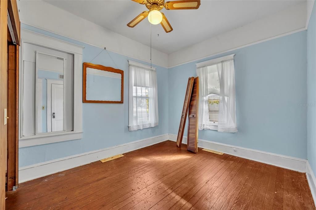 For Sale: $269,000 (4 beds, 2 baths, 1836 Square Feet)