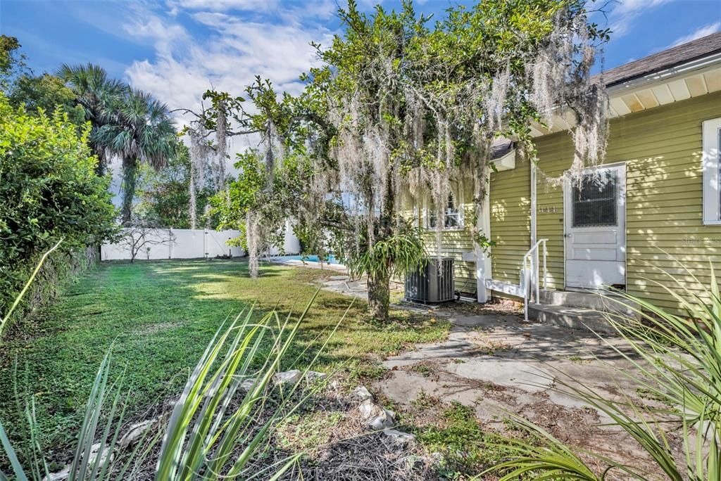 For Sale: $269,000 (4 beds, 2 baths, 1836 Square Feet)