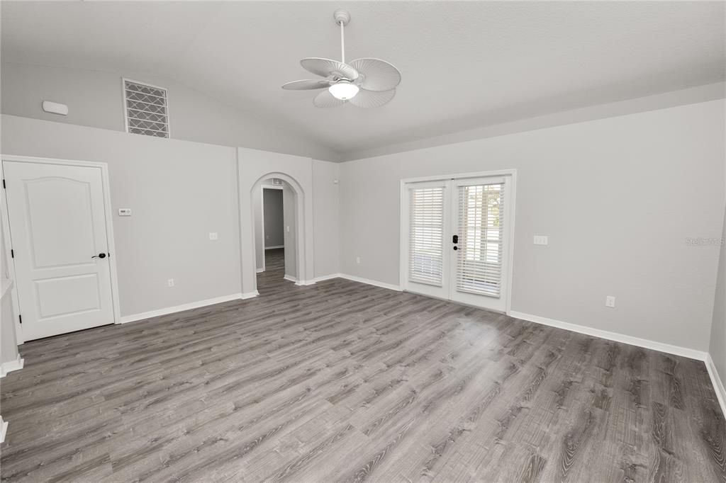 For Rent: $2,400 (3 beds, 2 baths, 1636 Square Feet)