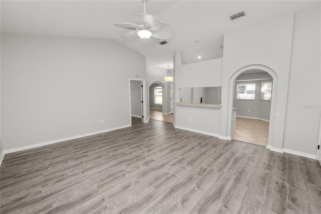 For Rent: $2,400 (3 beds, 2 baths, 1636 Square Feet)