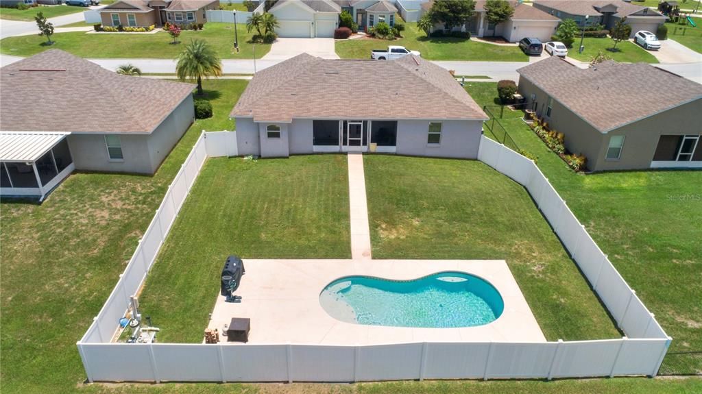 For Rent: $2,400 (3 beds, 2 baths, 1636 Square Feet)