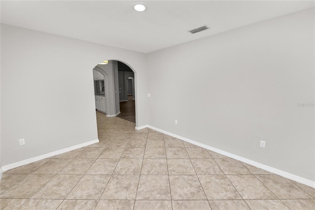 For Rent: $2,400 (3 beds, 2 baths, 1636 Square Feet)