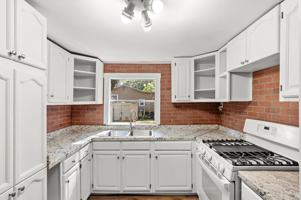 En Venta: $170,000 (2 camas, 1 baños, 872 Pies cuadrados)