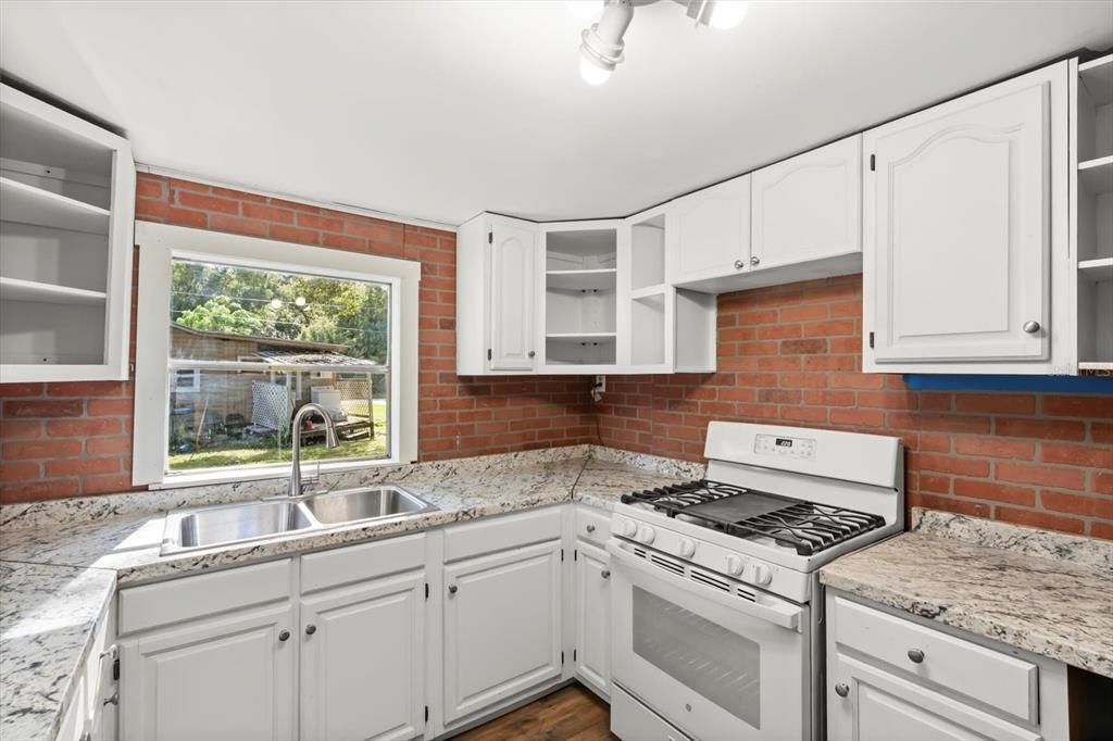 En Venta: $170,000 (2 camas, 1 baños, 872 Pies cuadrados)