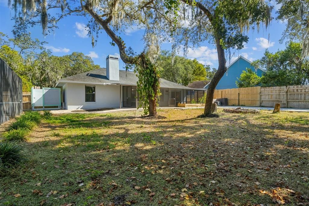 合同活跃: $389,900 (3 贝兹, 2 浴室, 1721 平方英尺)