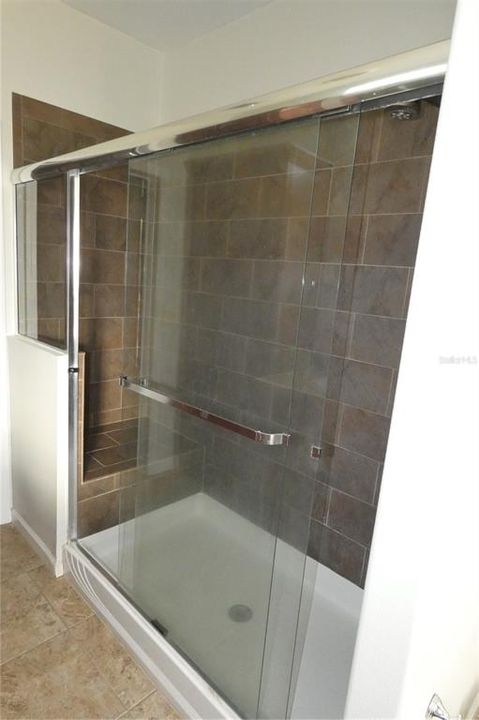 合同活跃: $2,150 (3 贝兹, 2 浴室, 2108 平方英尺)