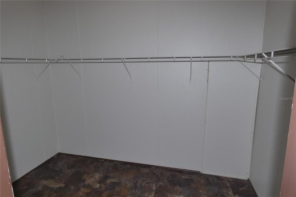 合同活跃: $2,150 (3 贝兹, 2 浴室, 2108 平方英尺)