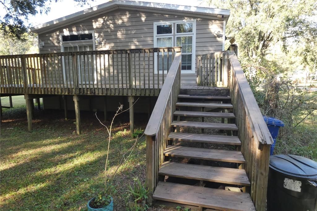 合同活跃: $2,150 (3 贝兹, 2 浴室, 2108 平方英尺)