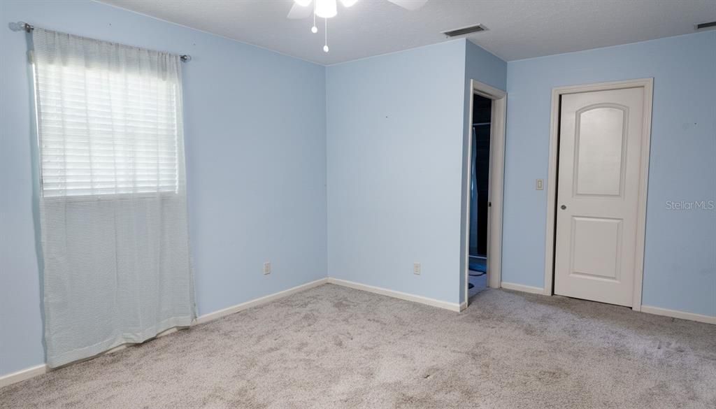 出租: $2,250 (2 贝兹, 2 浴室, 985 平方英尺)