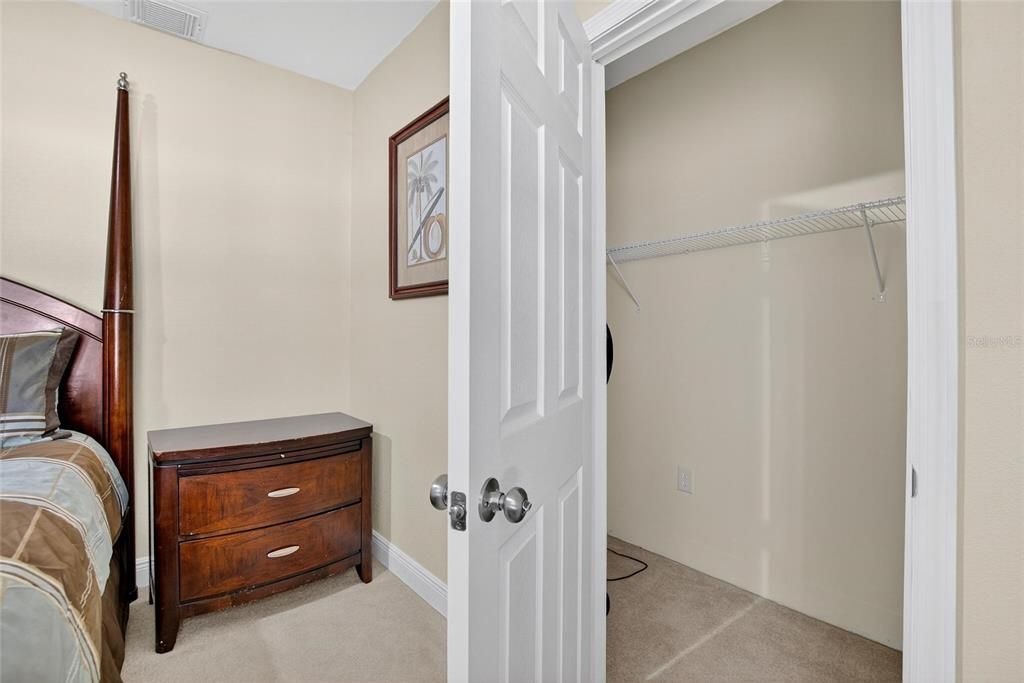 For Rent: $1,850 (2 beds, 1 baths, 1322 Square Feet)