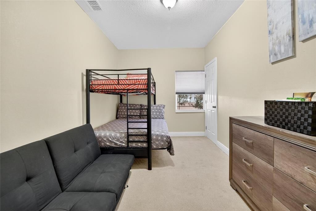 For Rent: $1,850 (2 beds, 1 baths, 1322 Square Feet)