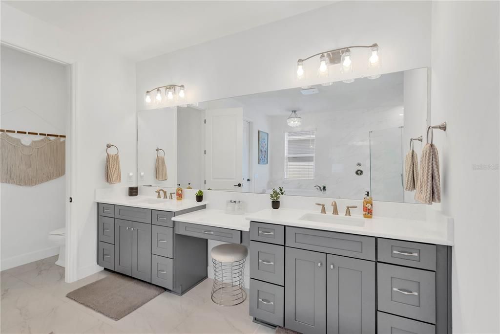 For Sale: $750,000 (4 beds, 4 baths, 2920 Square Feet)