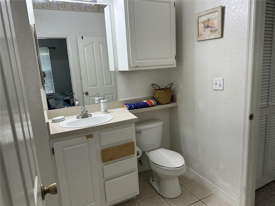 На продажу: $220,000 (2 спален, 2 ванн, 1048 Квадратных фут)