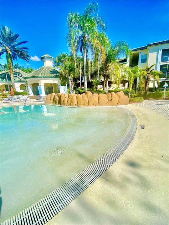 На продажу: $220,000 (2 спален, 2 ванн, 1048 Квадратных фут)