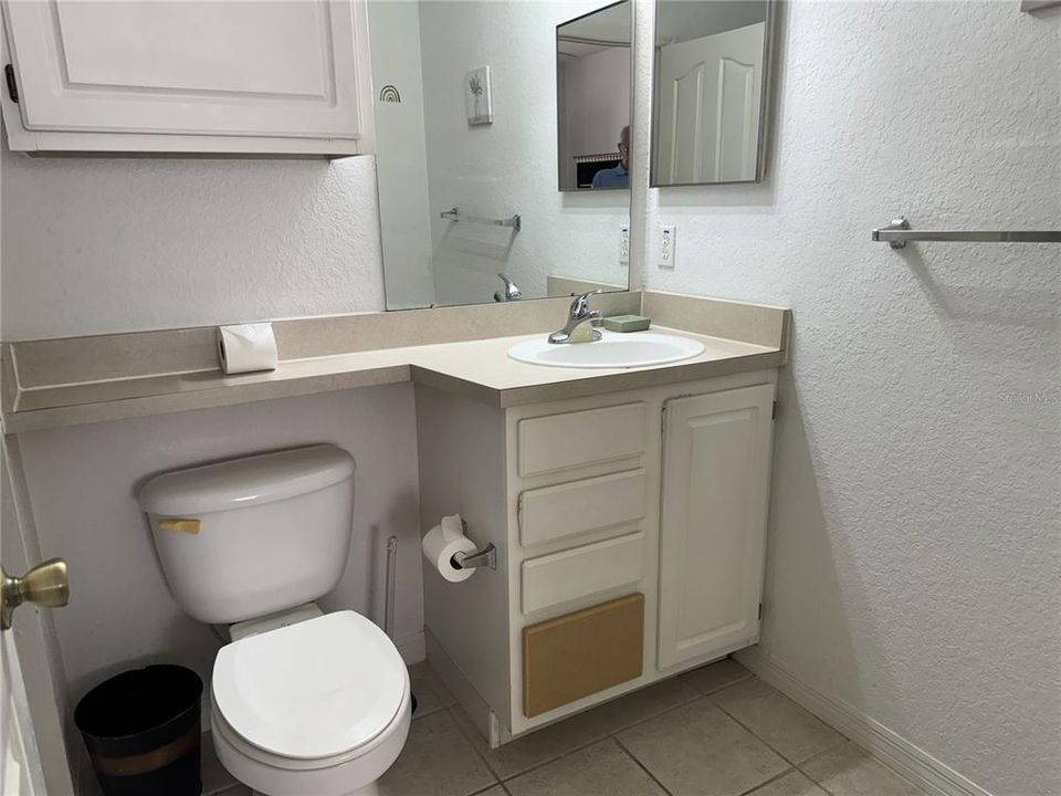 На продажу: $220,000 (2 спален, 2 ванн, 1048 Квадратных фут)