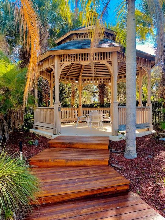 На продажу: $220,000 (2 спален, 2 ванн, 1048 Квадратных фут)