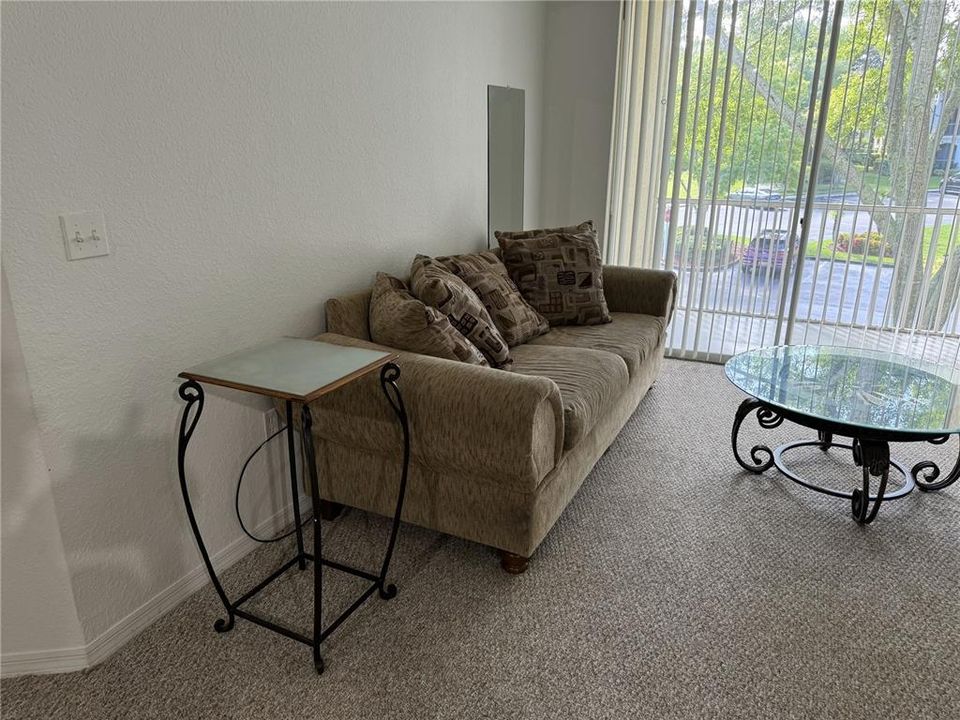 На продажу: $220,000 (2 спален, 2 ванн, 1048 Квадратных фут)