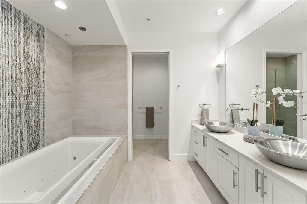 For Sale: $1,895,000 (3 beds, 3 baths, 2450 Square Feet)