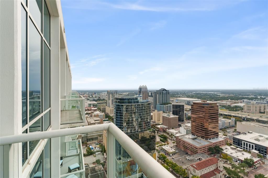 For Sale: $1,895,000 (3 beds, 3 baths, 2450 Square Feet)