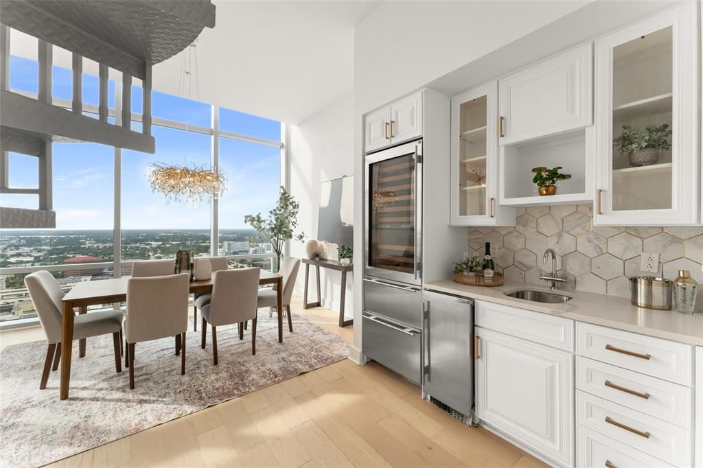 For Sale: $1,895,000 (3 beds, 3 baths, 2450 Square Feet)