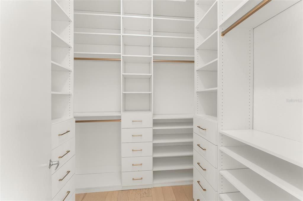 For Sale: $1,895,000 (3 beds, 3 baths, 2450 Square Feet)