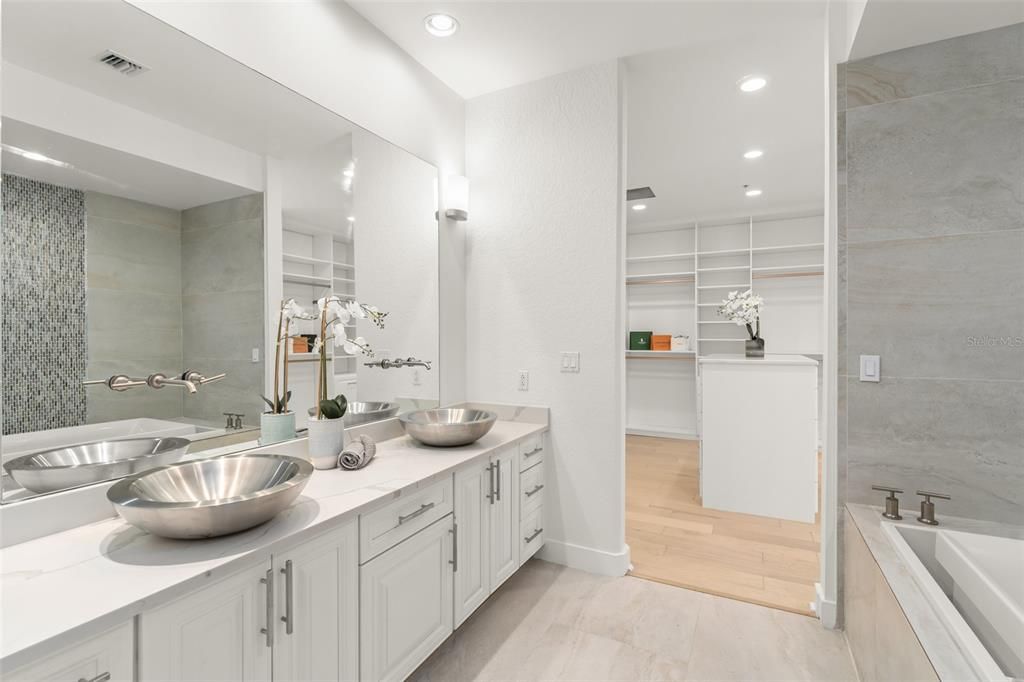 For Sale: $1,895,000 (3 beds, 3 baths, 2450 Square Feet)