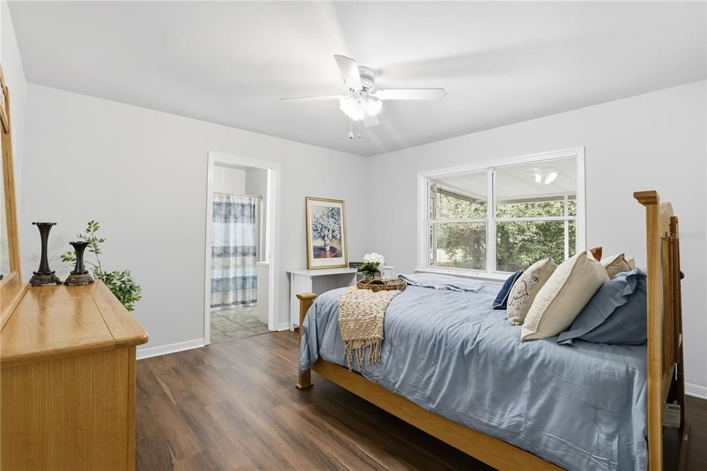 待售: $289,000 (3 贝兹, 2 浴室, 1375 平方英尺)