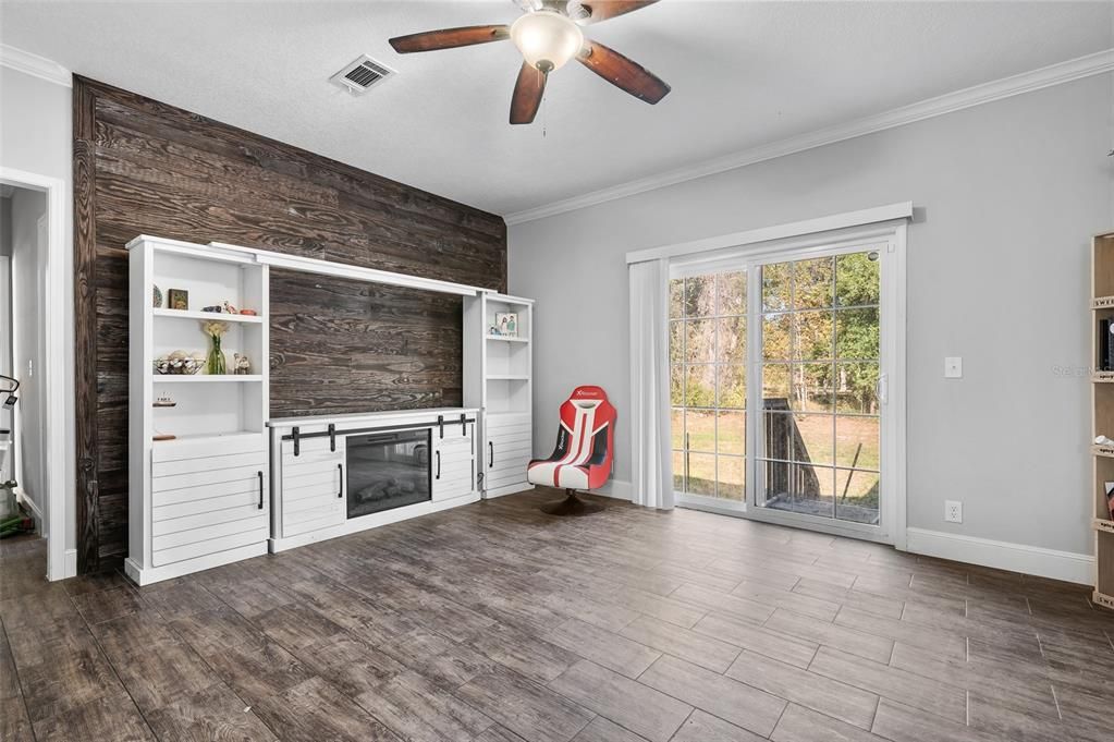 На продажу: $415,000 (4 спален, 3 ванн, 2583 Квадратных фут)