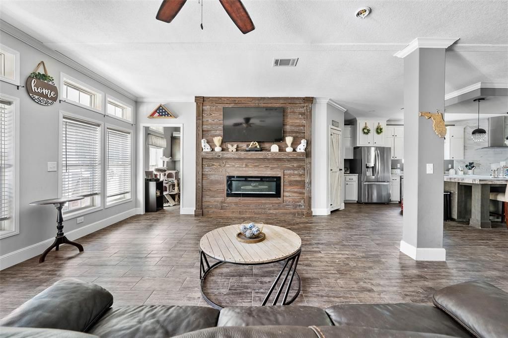 На продажу: $415,000 (4 спален, 3 ванн, 2583 Квадратных фут)