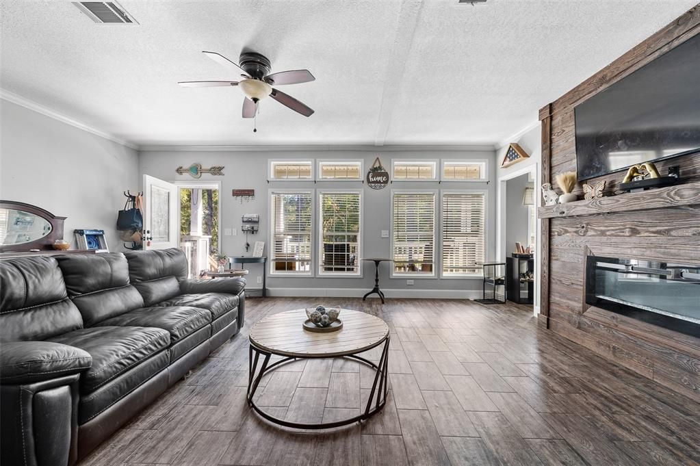 На продажу: $415,000 (4 спален, 3 ванн, 2583 Квадратных фут)