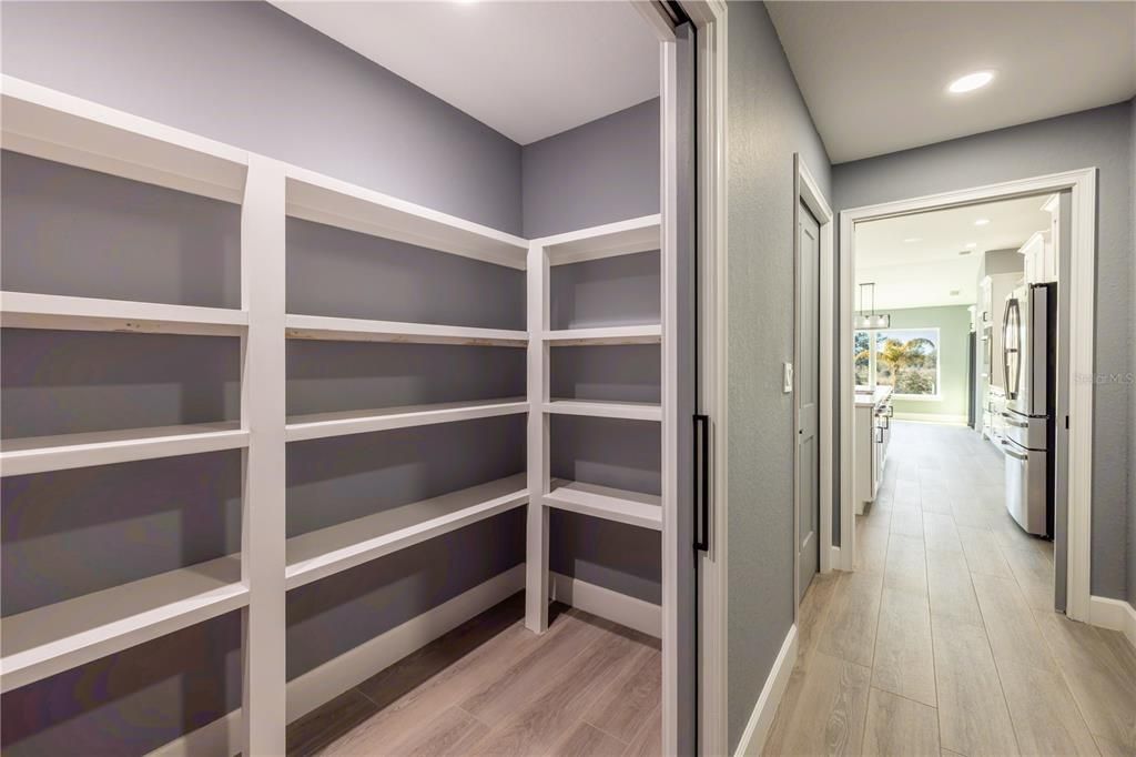 На продажу: $739,000 (3 спален, 2 ванн, 2631 Квадратных фут)