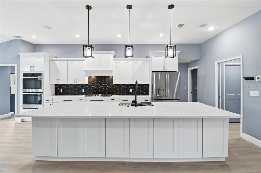 На продажу: $739,000 (3 спален, 2 ванн, 2631 Квадратных фут)