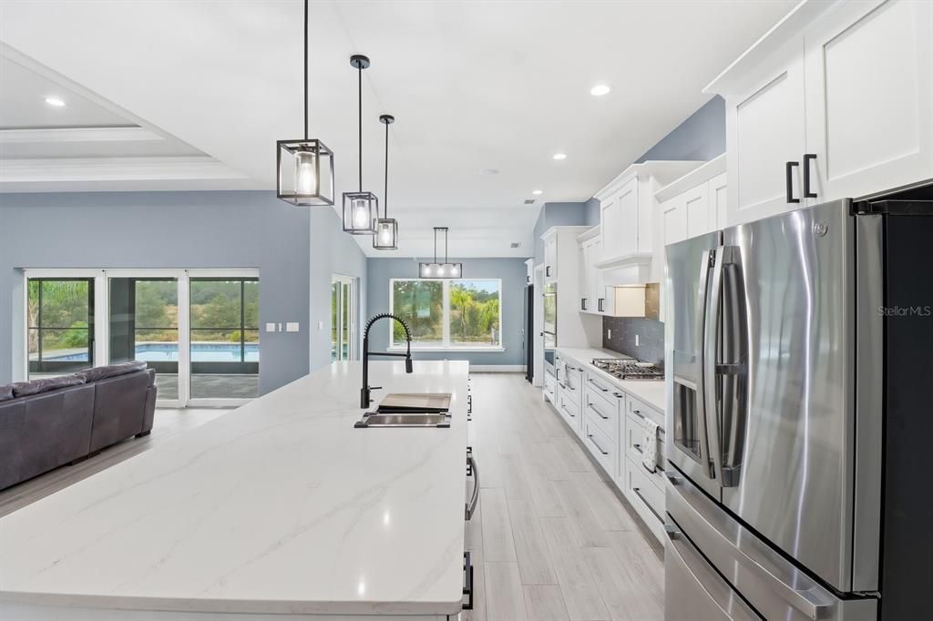 На продажу: $739,000 (3 спален, 2 ванн, 2631 Квадратных фут)