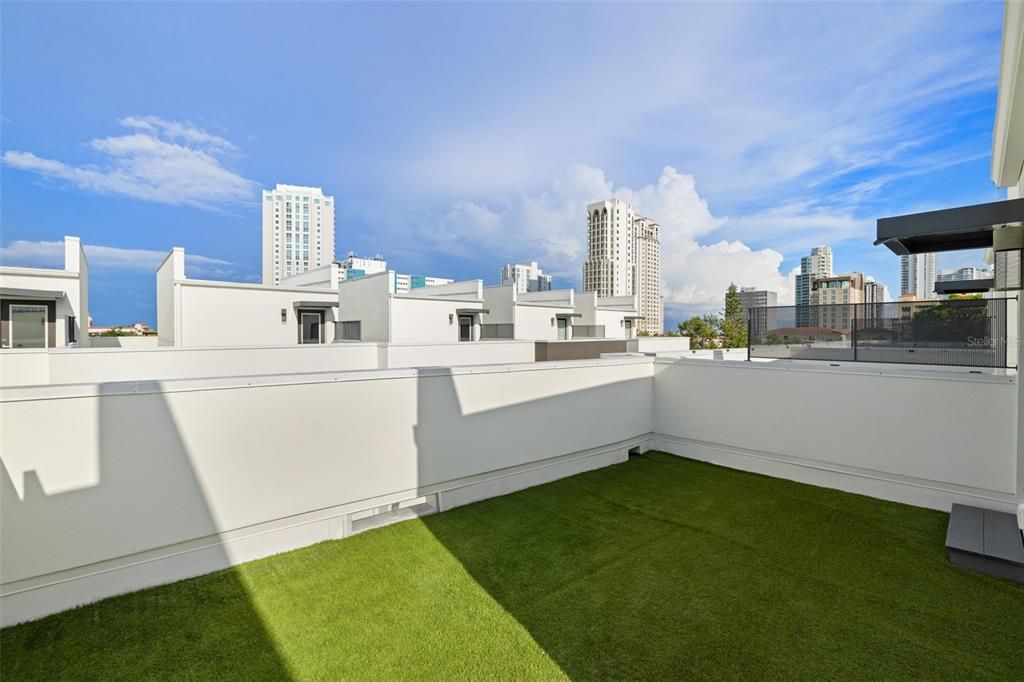 For Sale: $1,595,000 (3 beds, 3 baths, 2376 Square Feet)