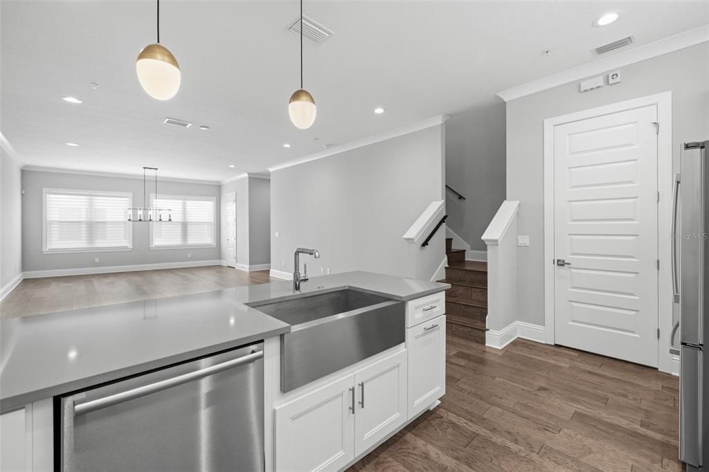 For Sale: $1,595,000 (3 beds, 3 baths, 2376 Square Feet)