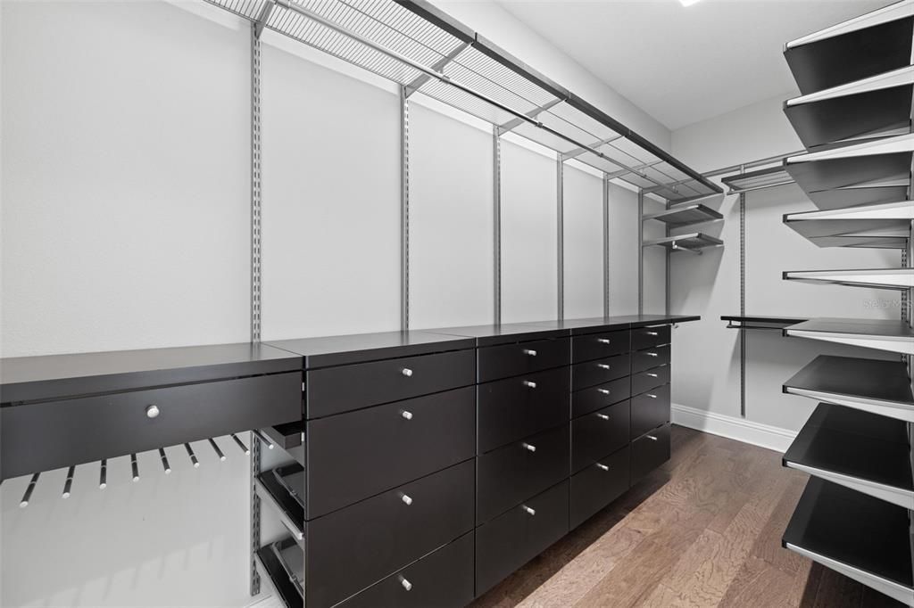 For Sale: $1,595,000 (3 beds, 3 baths, 2376 Square Feet)