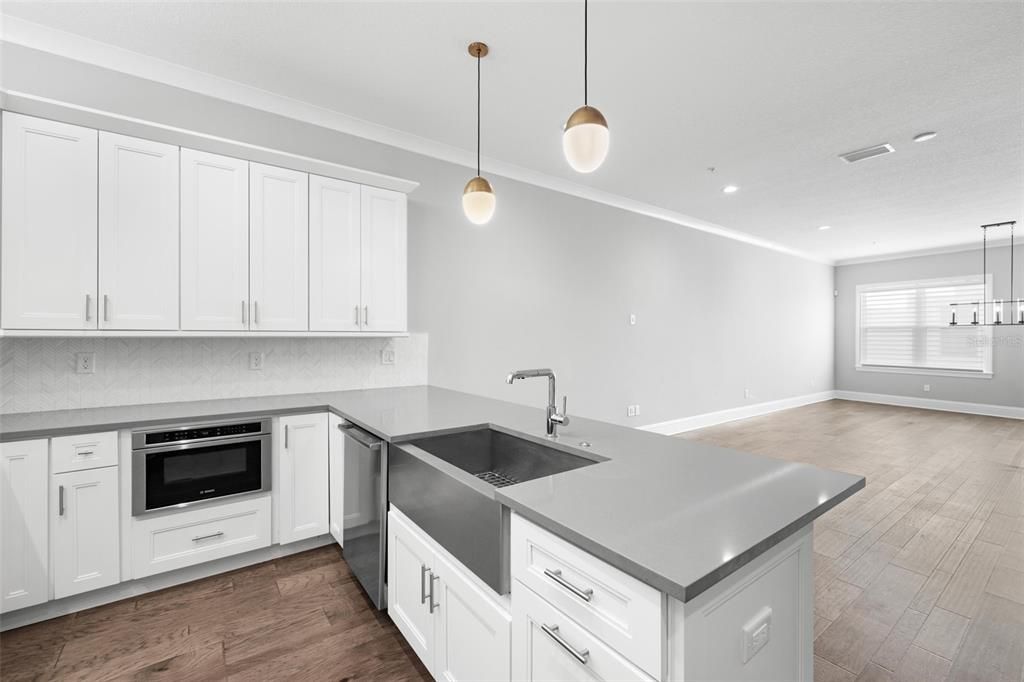 For Sale: $1,595,000 (3 beds, 3 baths, 2376 Square Feet)