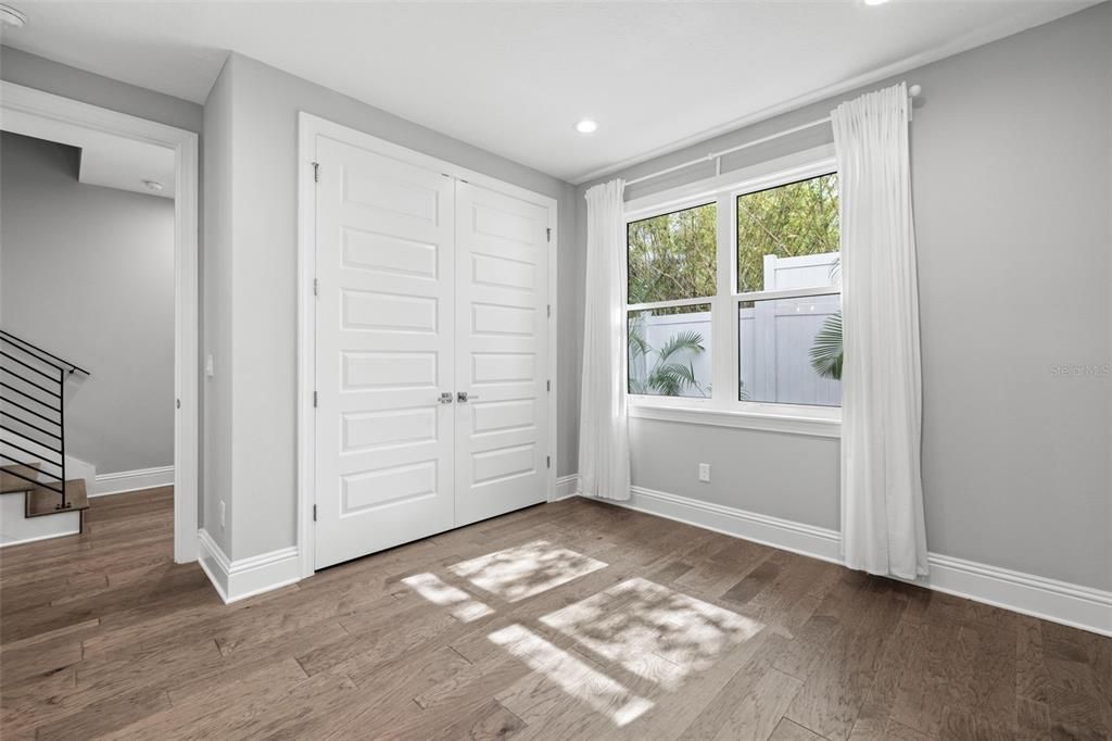 For Sale: $1,595,000 (3 beds, 3 baths, 2376 Square Feet)