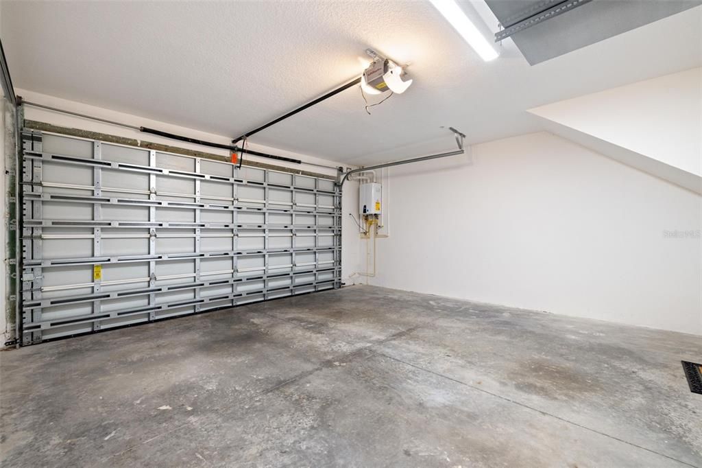 For Sale: $1,595,000 (3 beds, 3 baths, 2376 Square Feet)