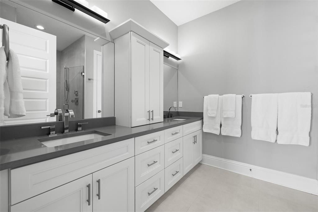 For Sale: $1,595,000 (3 beds, 3 baths, 2376 Square Feet)