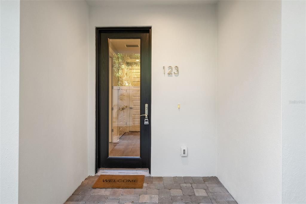 For Sale: $1,595,000 (3 beds, 3 baths, 2376 Square Feet)